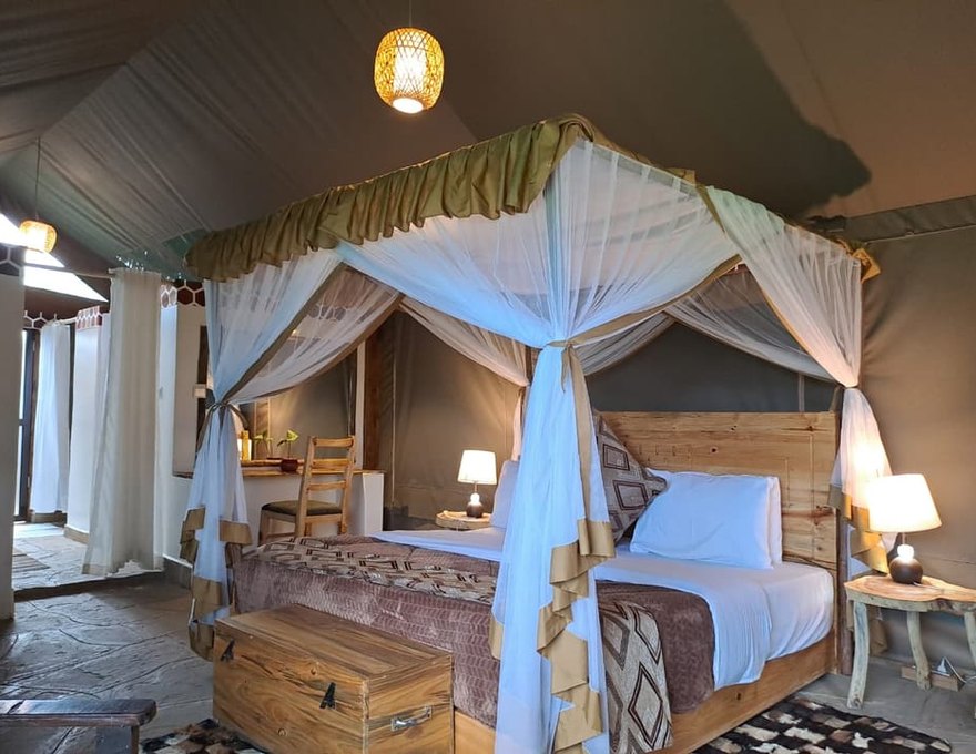 Hunters Luxury Manor 4